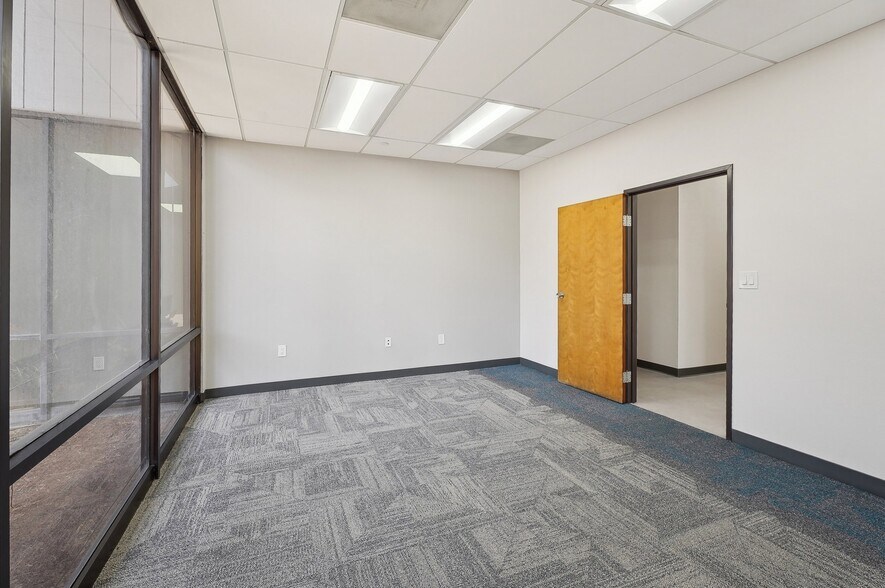 More Photos Of 14647-14667 Northam St, La Mirada Warehouse For Lease