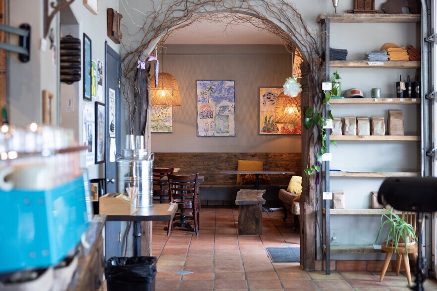 More Photos Of 442 High St, Lyons Restaurant For Sale