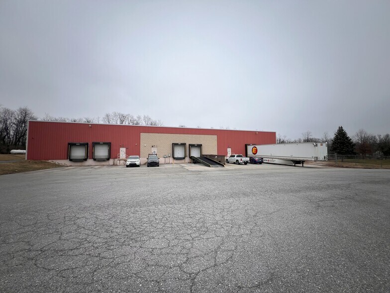 More Photos Of 260 Shady Ln, Manchester Distribution For Lease