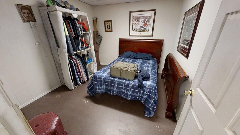 More Photos Of 17897 US-31, Vinemont General Retail For Sale