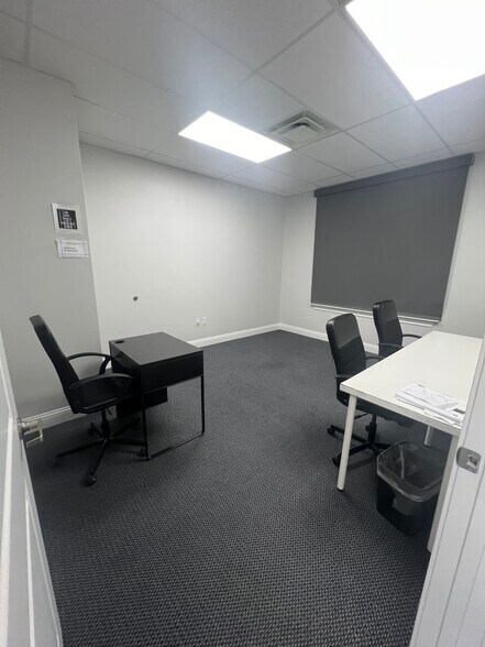 More Photos Of 945 Stockton Dr, Allen Unknown For Lease