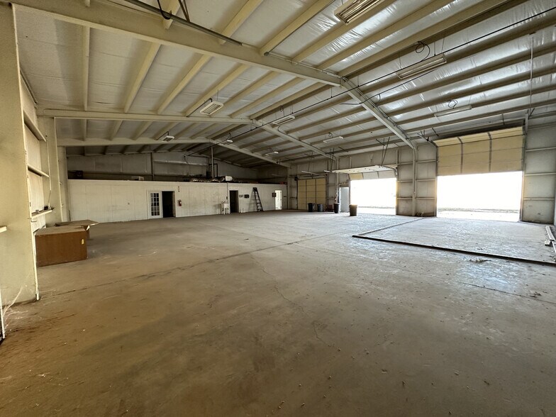 More Photos Of 1811 Lubbock Hwy, Lamesa Warehouse For Sale