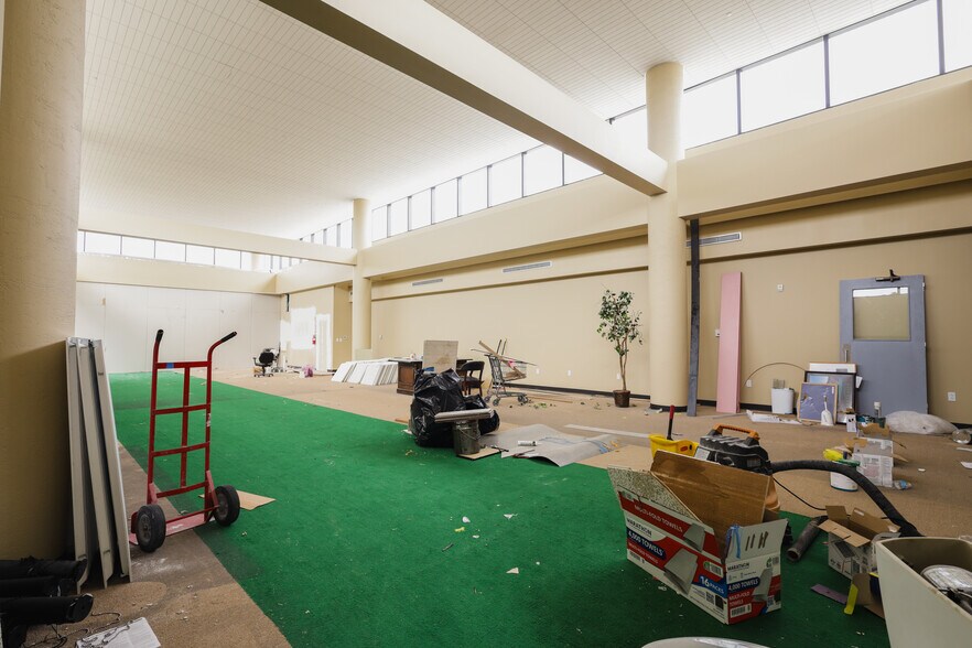 More Photos Of 4000 Garth Rd, Baytown Medical For Sale