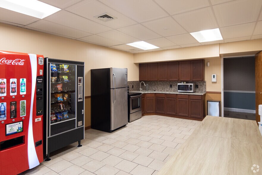 More Photos Of 715 Twining Rd, Dresher Office For Lease