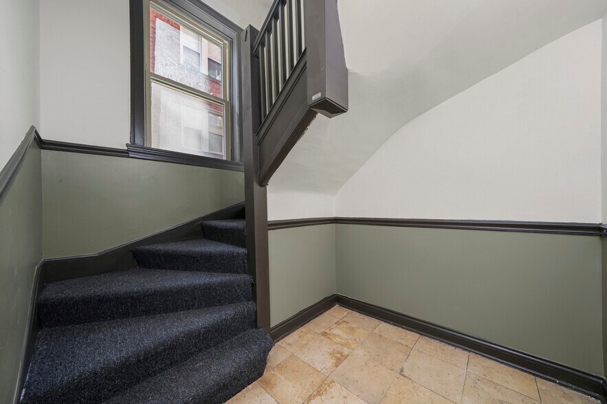 More Photos Of 7150 S Cornell Ave, Chicago Apartments For Sale