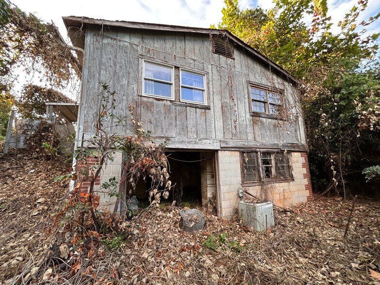 More Photos Of 675 Powder Springs St, Marietta Specialty For Sale