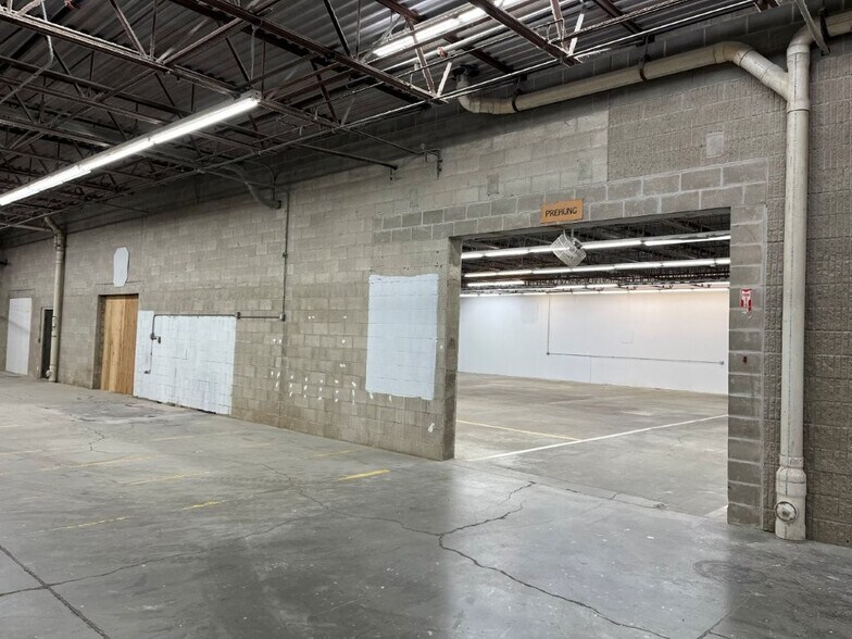 More Photos Of 11356 215th St W, Lakeville Manufacturing For Sale