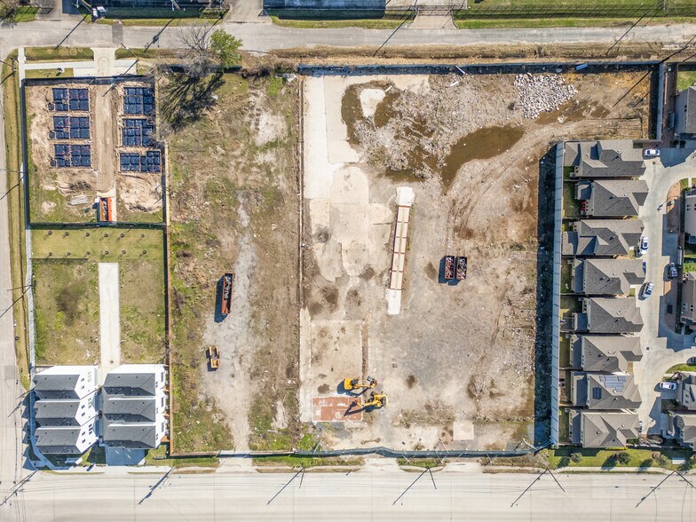 More Photos Of 3919 Pinemont Dr, Houston Land For Sale