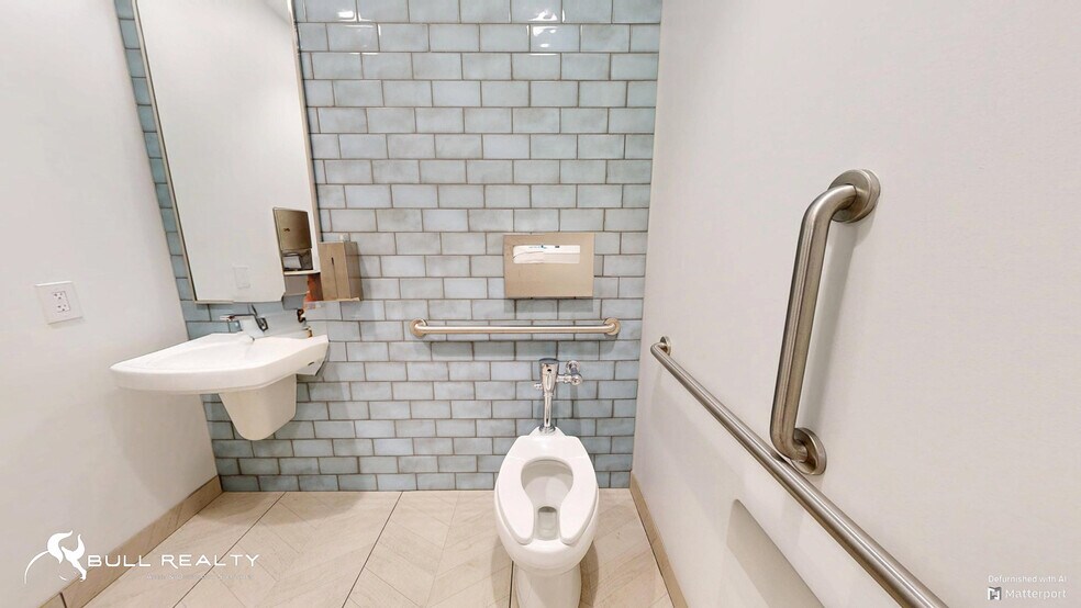 More Photos Of 34 Upper Riverdale Rd, Riverdale Medical For Lease