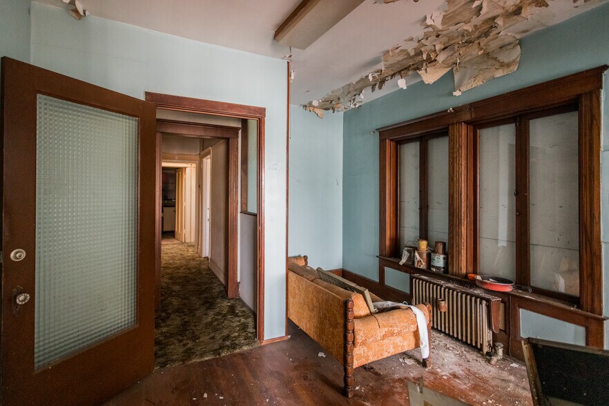 More Photos Of 6349 Grand River Ave, Detroit Storefront For Sale