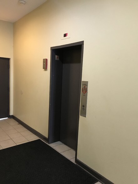 More Photos Of 720 W 47th St, Chicago Apartments For Lease