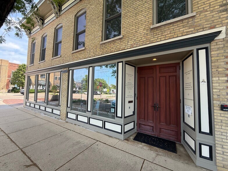 More Photos Of 324-326 N River St, East Dundee Storefront For Lease