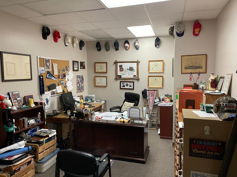 More Photos Of 3205 Beck Blvd, Naples Office For Sale