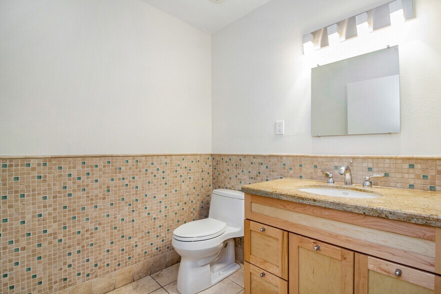 More Photos Of 2681 Dow Ave, Tustin Manufacturing For Lease