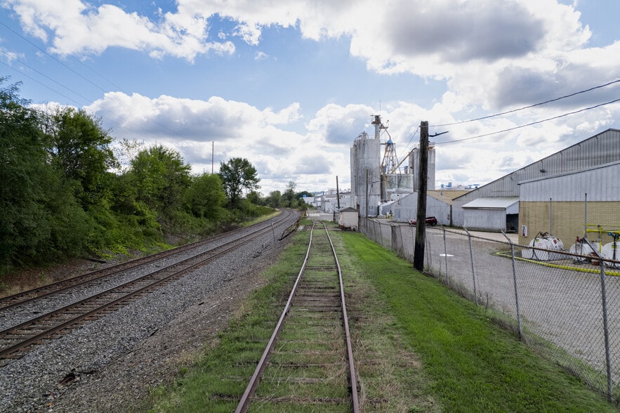 More Photos Of 150 Pottery Street, Perrysville Warehouse For Lease