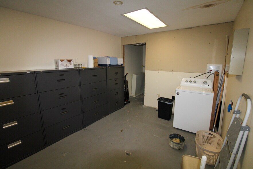 More Photos Of 7350 IL-111, South Roxana Specialty For Sale