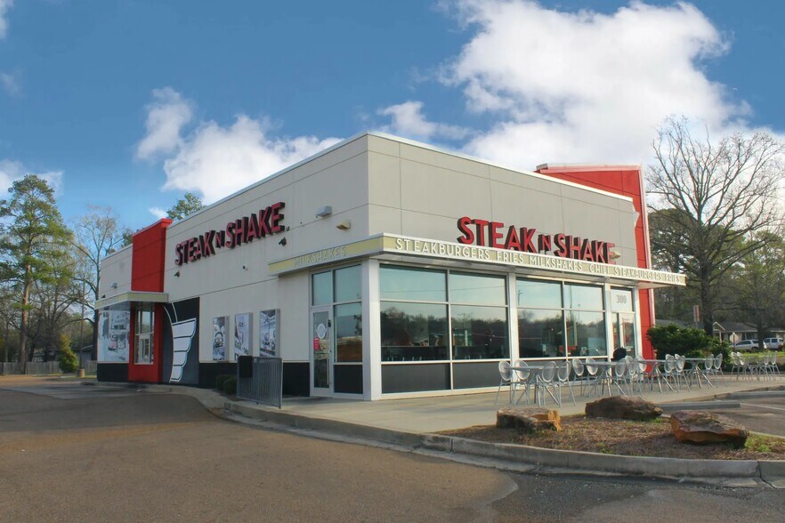 Primary Photo Of 300 Riverwind Dr, Pearl Restaurant For Sale