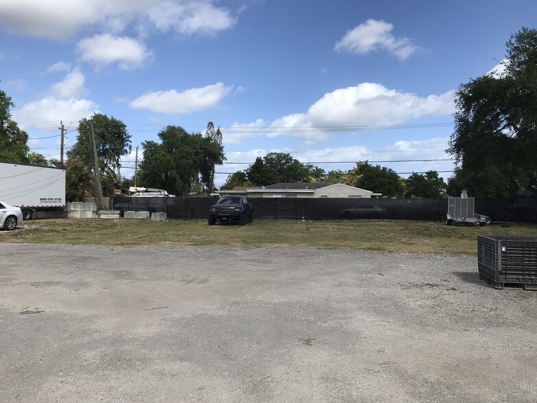 More Photos Of 6205 Buchanan St, Hollywood Warehouse For Sale