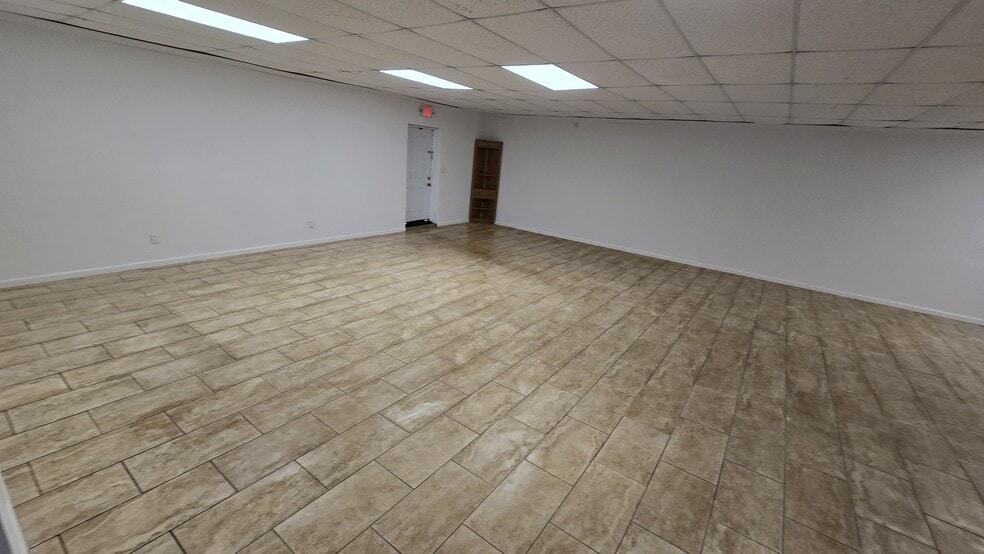 More Photos Of 748 NE Lawrence St, Marietta Office For Sale