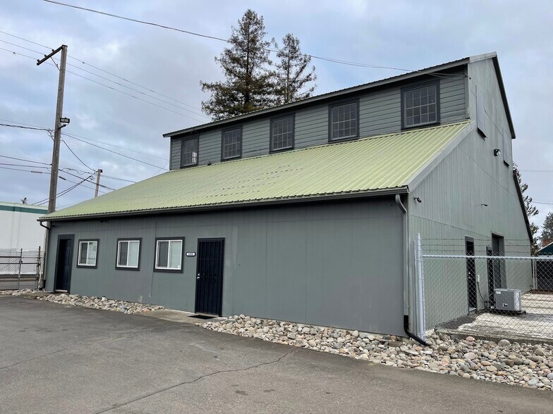 More Photos Of 2990 Portland Rd NE, Salem Warehouse For Lease