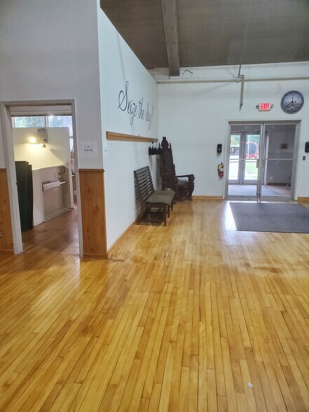 More Photos Of 315 S Grove Ave, Owatonna Schools For Sale