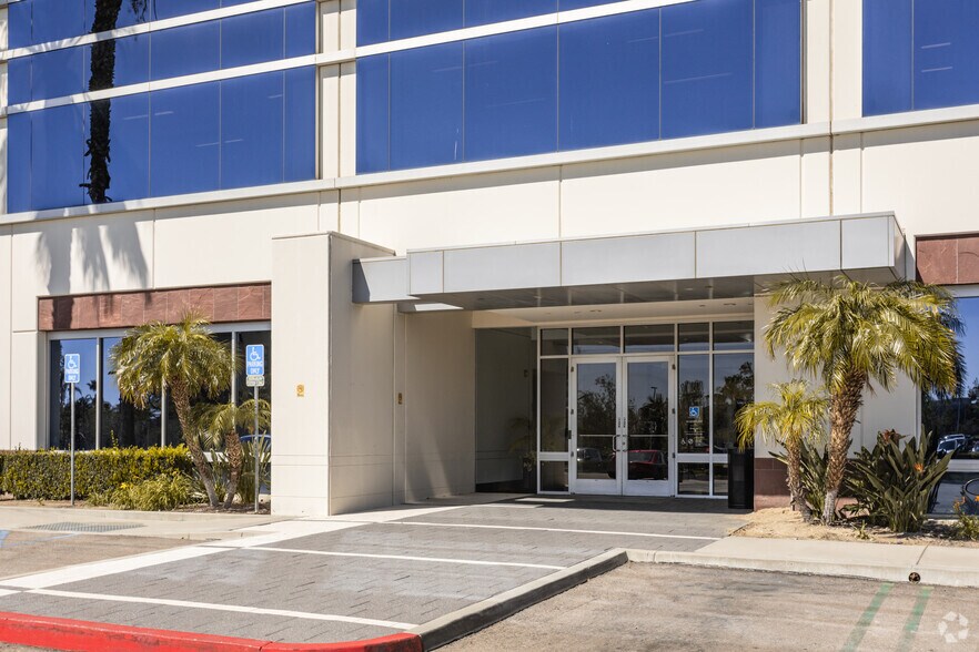 More Photos Of 3536 Concours, Ontario Office For Lease