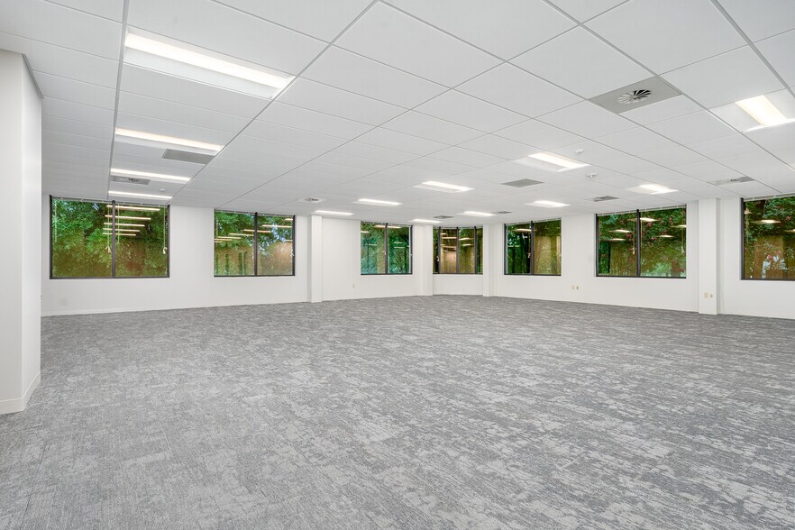 More Photos Of 8900 NorthPointe Executive Park Dr, Huntersville Unknown For Lease