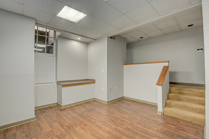 More Photos Of 118 W 5th St, Covington Loft Creative Space For Sale