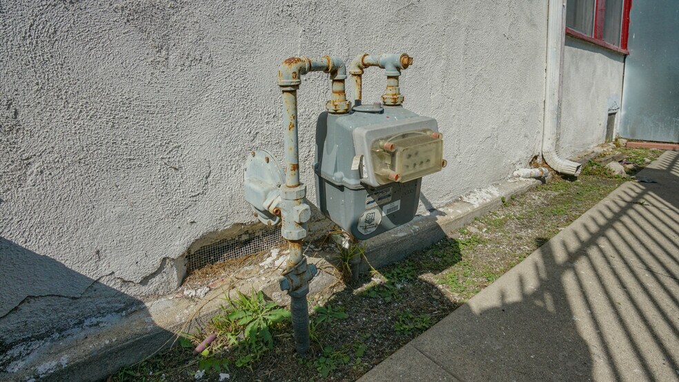 More Photos Of 1462 W 53rd St, Los Angeles Apartments For Sale