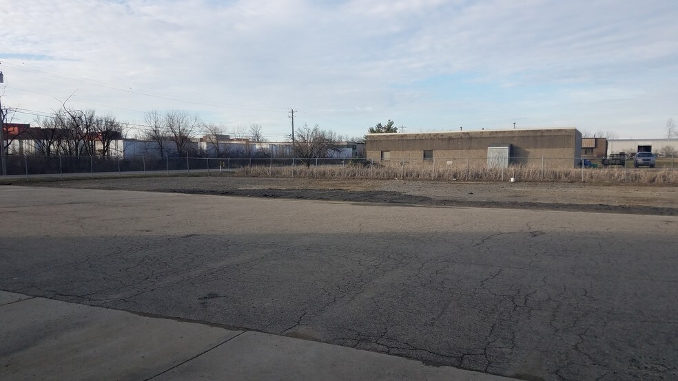 More Photos Of 2786 E Crescentville Rd, West Chester Warehouse For Lease