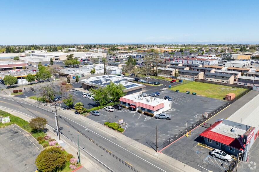 More Photos Of 7223 55th St, Sacramento Restaurant For Sale