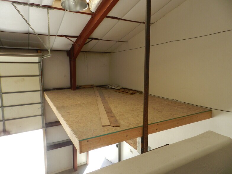 More Photos Of 1431 Anderson Rd, Montrose Warehouse For Lease