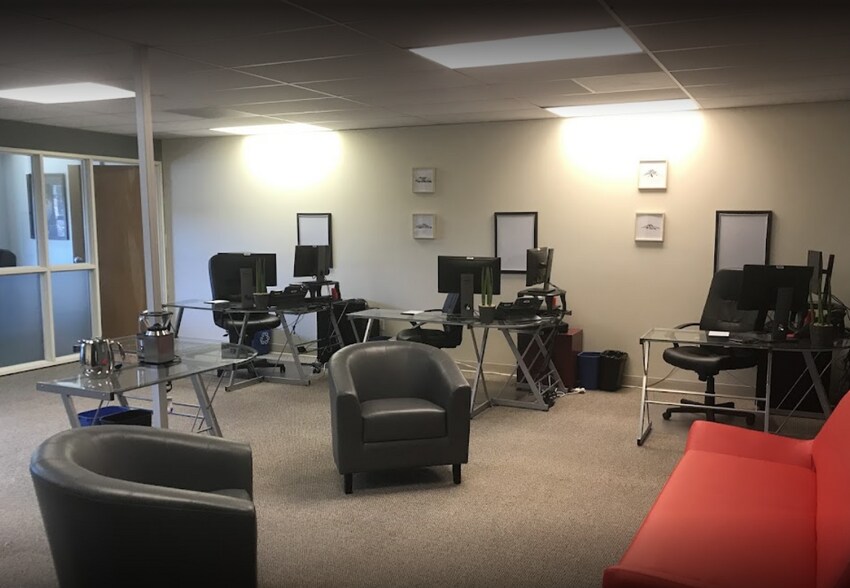 More Photos Of 3829-3843 NE Tillamook St, Portland Office For Lease