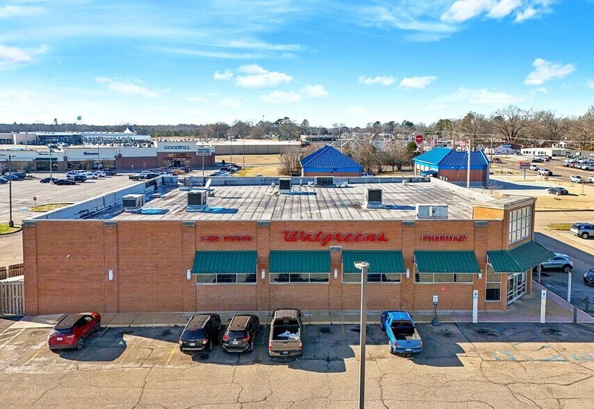 More Photos Of 2026 Highway 72 E, Corinth Drugstore For Sale