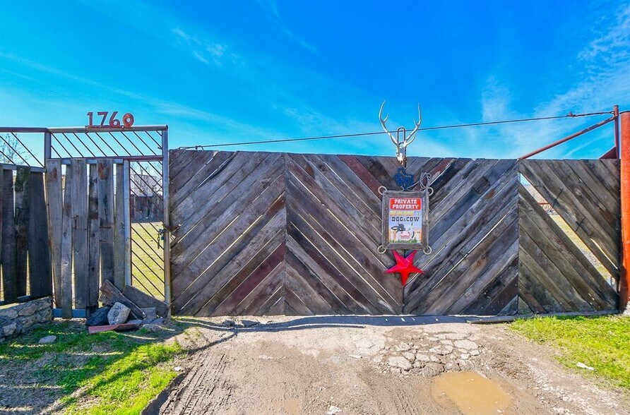 More Photos Of 1760 Allen Genoa Rd, Houston Land For Sale