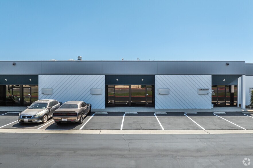 More Photos Of 350 E orangethorpe Ave, Placentia Warehouse For Lease