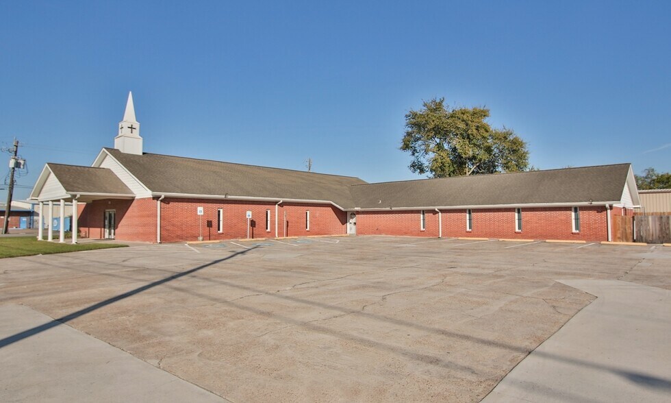 More Photos Of 14000 Chrisman Rd, Houston Religious Facility For Lease