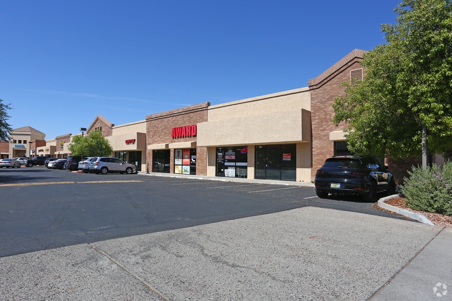 More Photos Of 1130-1184 N Gilbert Rd, Gilbert Storefront Retail Office For Lease