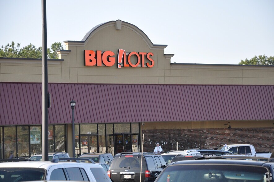 More Photos Of 1119-1217 W Spring St, Monroe Unknown For Lease