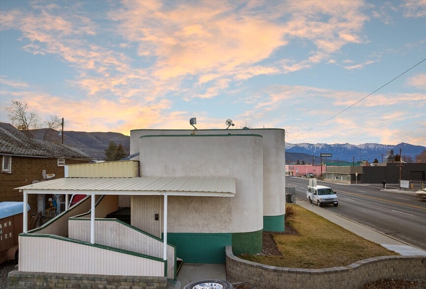 More Photos Of 2100 7th St, Baker City Specialty For Sale