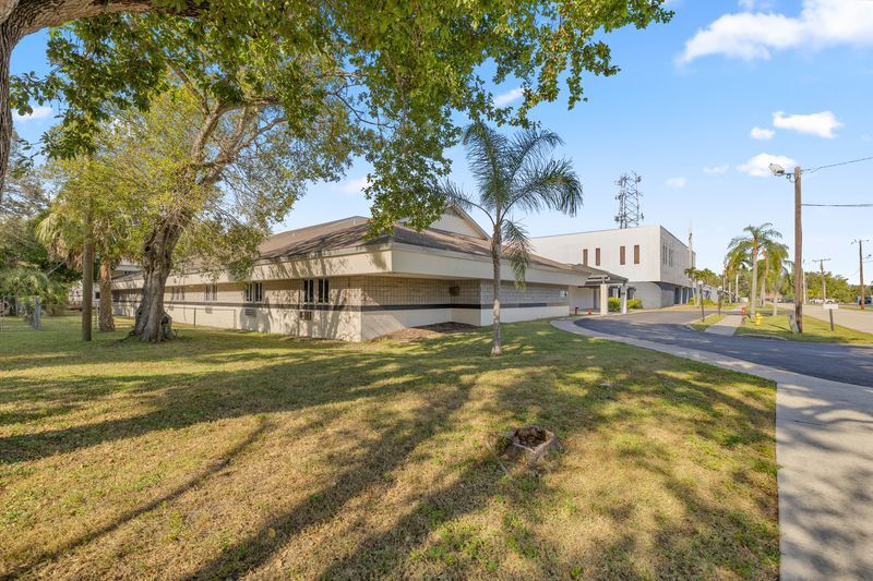 More Photos Of 940 Tarpon St, Fort Myers Schools For Sale