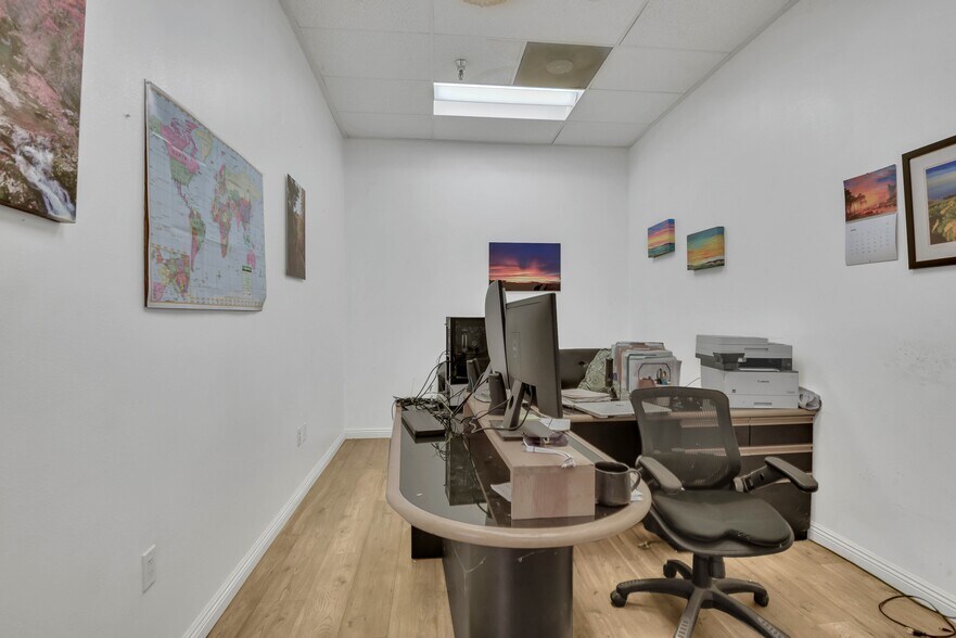 More Photos Of 2962 Seaborg Ave, Ventura Warehouse For Sale