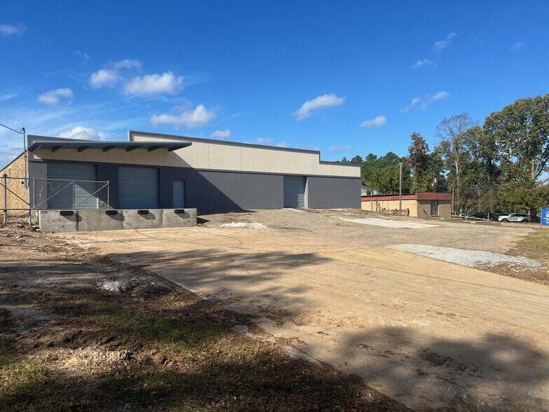 More Photos Of 4501 Old Troup Hwy, Tyler Warehouse For Lease