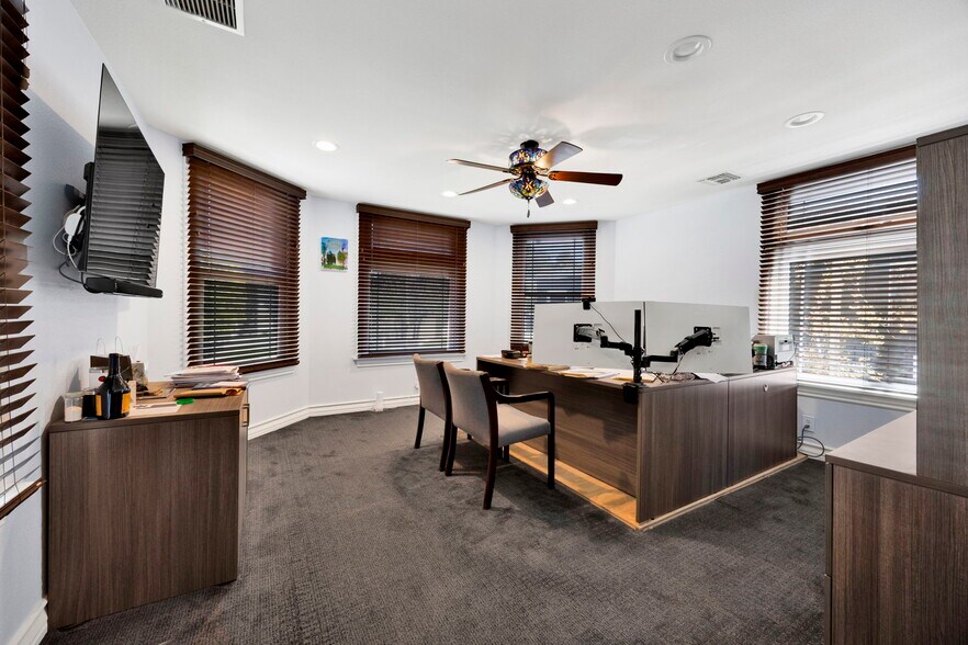 More Photos Of 620 W Foothill Blvd, Monrovia Office For Sale