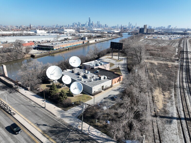 More Photos Of 3111 S Western Ave, Chicago Telecom Hotel Data Hosting For Sale