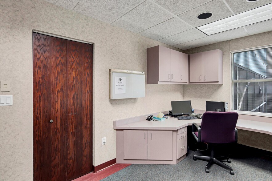 More Photos Of 1511 Northway Dr, Saint Cloud Medical For Sale