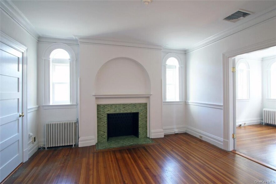 More Photos Of 2 S Broadway, Tarrytown Restaurant For Sale