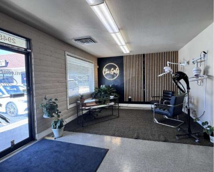 More Photos Of 2920-2972 Churn Creek Rd, Redding Storefront For Lease