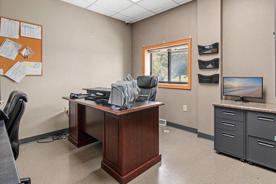 More Photos Of 671-675 Grupe St, Roberts Warehouse For Sale