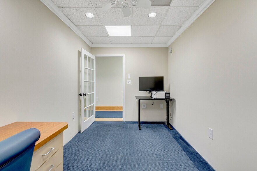 More Photos Of 10525 Braddock Rd, Fairfax Medical For Sale